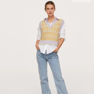 Multicolored knitted sweater vest